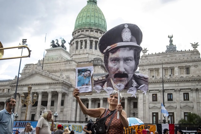Los jubilados, de nuevo en la calle. (