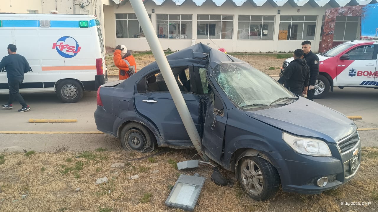 Grave accidente en la costanera de Puerto San Julián: Dos hombres hospitalizados
