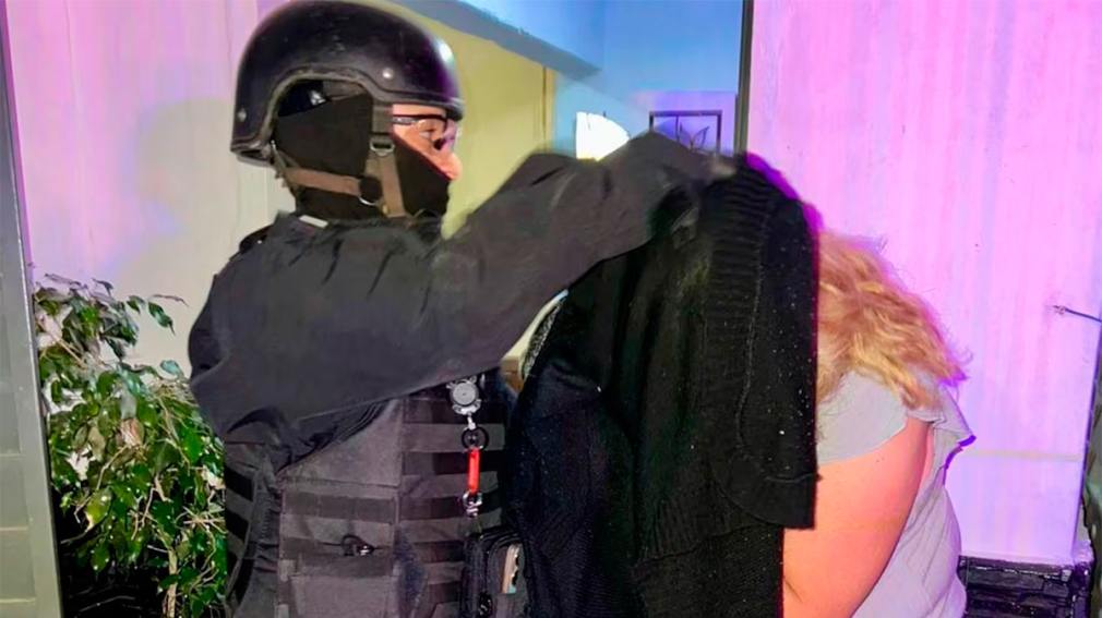 Detuvieron a una madre y a sus dos hijas por venta de droga cerca de una escuela