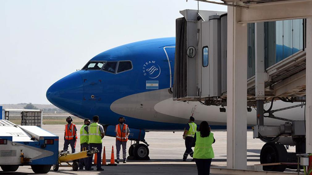 Conflicto en Venezuela: Aerolíneas Argentinas suspendió el vuelo inaugural Buenos Aires&ndash;Aruba
