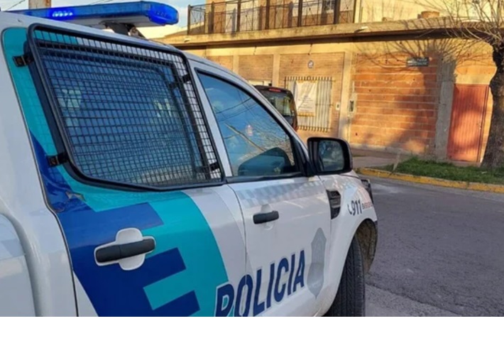 Un tiroteo entre policías y delincuentes terminó con dos muertos en Villa 18