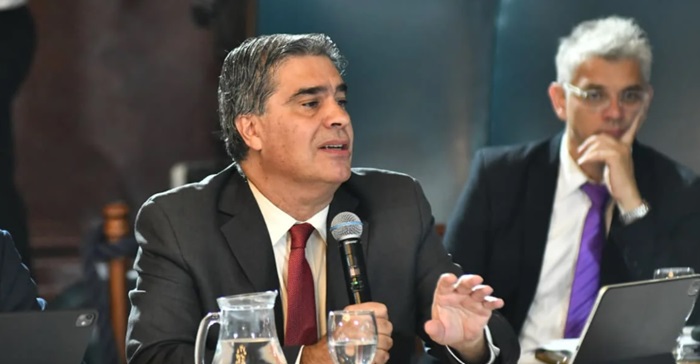 Capitanich presentó un proyecto para derogar el DNU que modificó la ley de Inteligencia