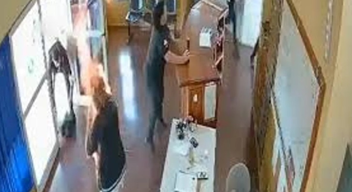 MUJER EN COMISARÍA DE MISIONES