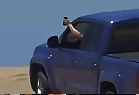 Así grababa el sancionado a su hijo y esposa.