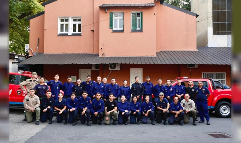 El contingente porteño está conformado por 37 personas.
