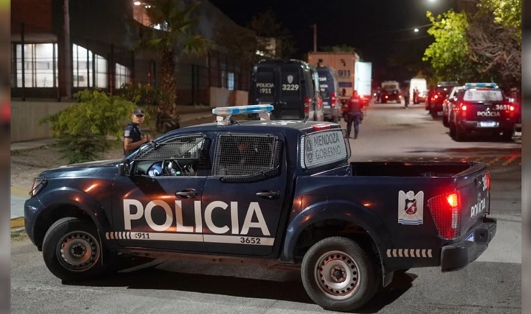 Un hombre mató a tiros a su vecino