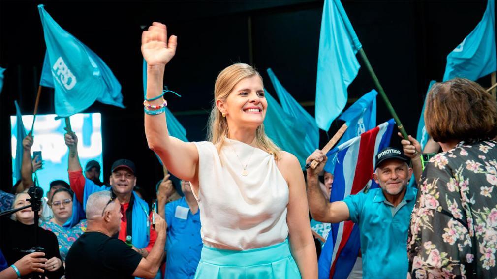 Quién es Laura Fernández, la politóloga que ganó la presidencia de Costa Rica con un discurso de mano dura inspirado en Bukele
