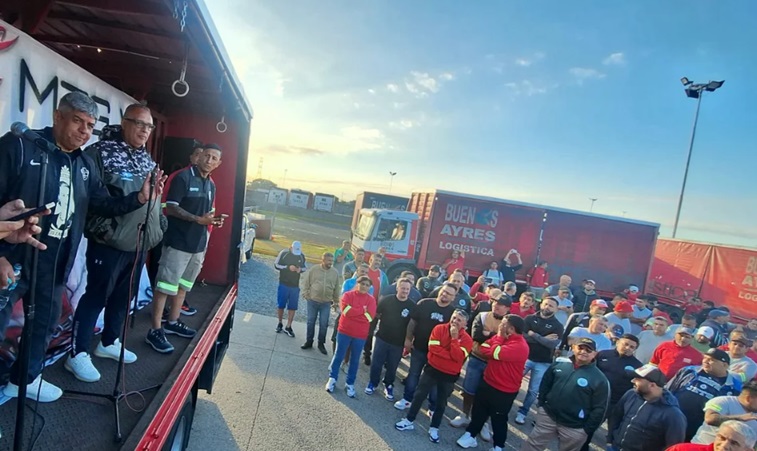 Moyano anunció paro por tiempo indeterminado en Coca Cola.
