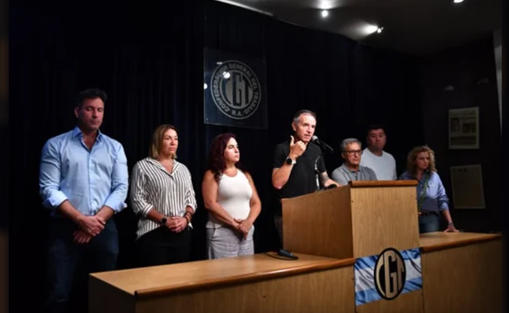 Jorge Sola, al frente de la conferencia de prensa de la CGT.
