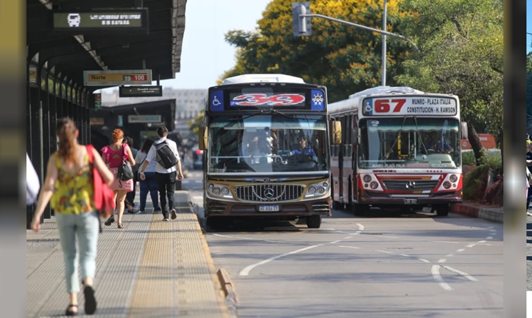 La UTA levantó el paro de colectivos