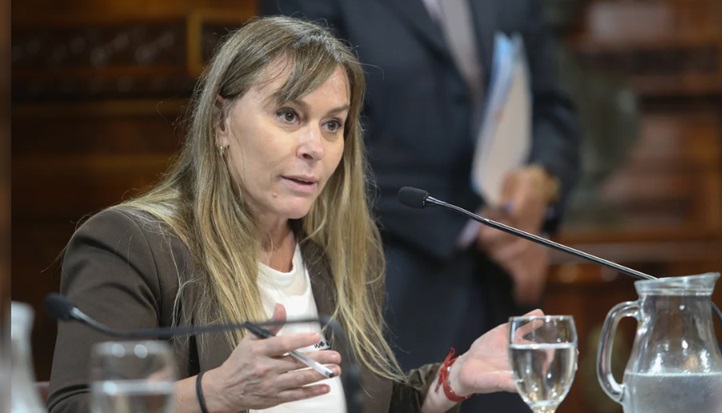 SENADORA  JULIANA DI TULLIO