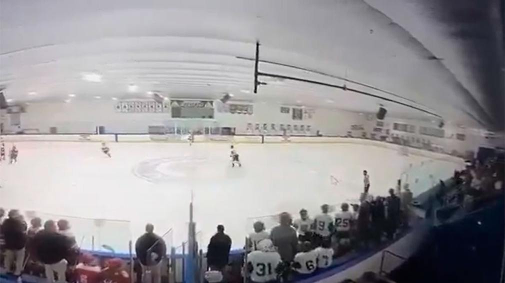 Rhode Island: tiroteo en una pista de hockey dejó al menos tres muertos y varios heridos