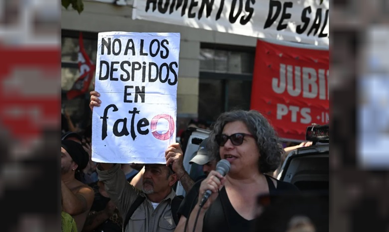 Los trabajadores de FATE en una marcha al Congreso.