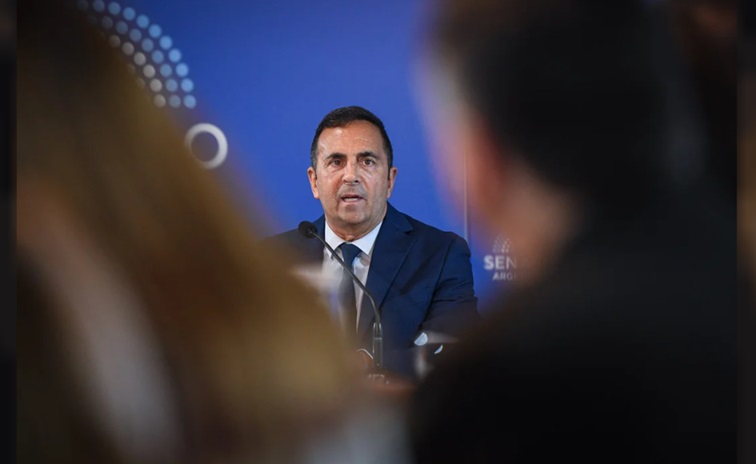 Secretario de Trabajo, Julio Cordero.