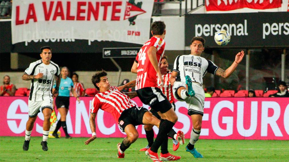 Tiago Palacios asistió en dos de los cinco goles.