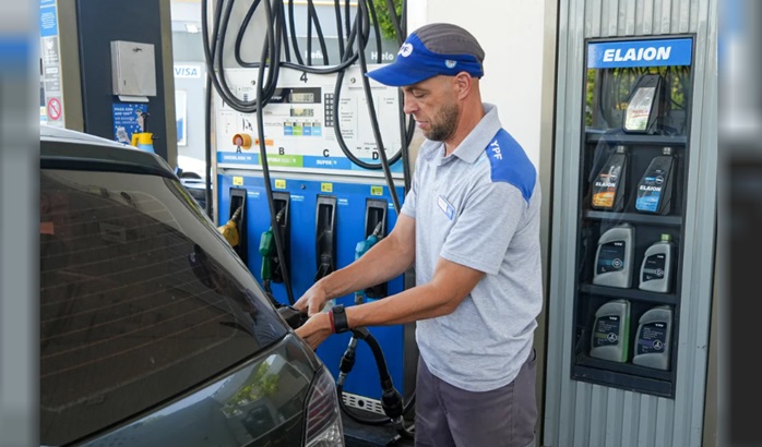 Sigue la caída en el consumo de combustibles.