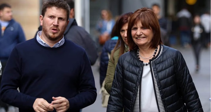 Federico Angelini, el funcionario saliente, junto a Patricia Bullrich.