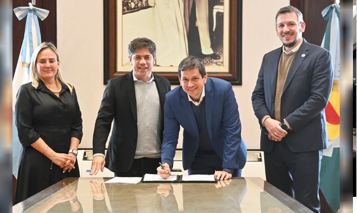 Kicillof firmó contratos de leasing con municipios