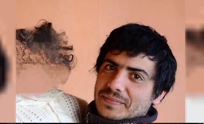El hombre tiene 32 años.