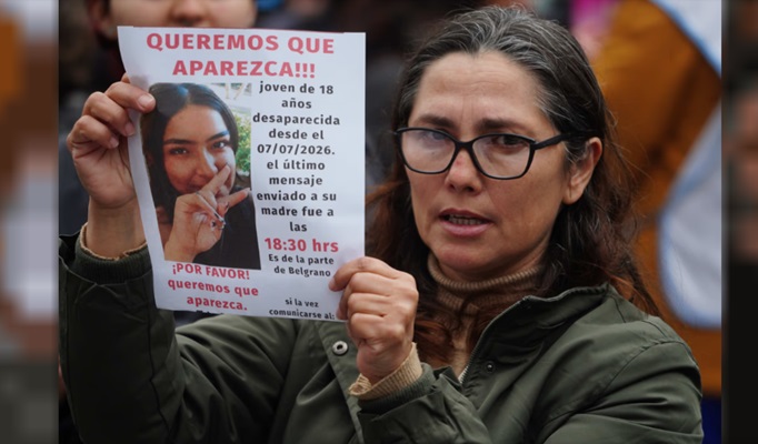 Una mujer sostiene un cartel en reclamo por la aparici&oacute;n de Jessica.<br/>
Fotograf&iacute;a: Agencia NA (Mariano S&aacute;nchez)