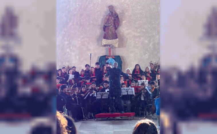 Nelson Castro dirigió un concierto solidario en Canning.