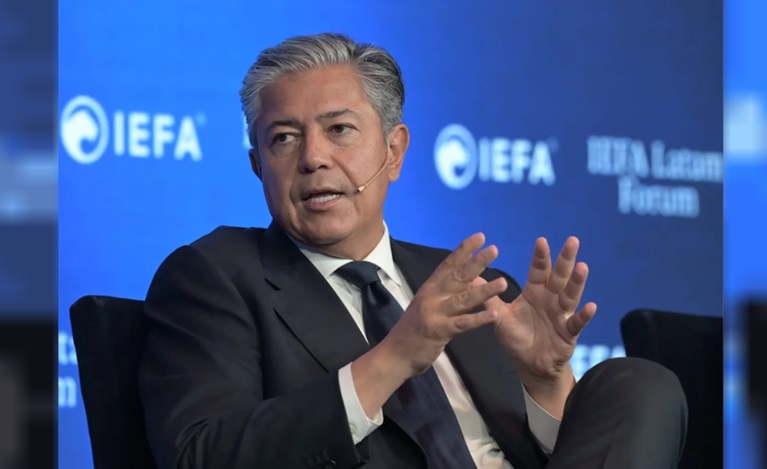 El gobernador de Neuquén, Rolando Figueroa, en el Foro IEFA.