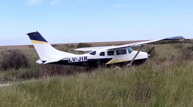 La avioneta fue encontrada en un sector de humedales.