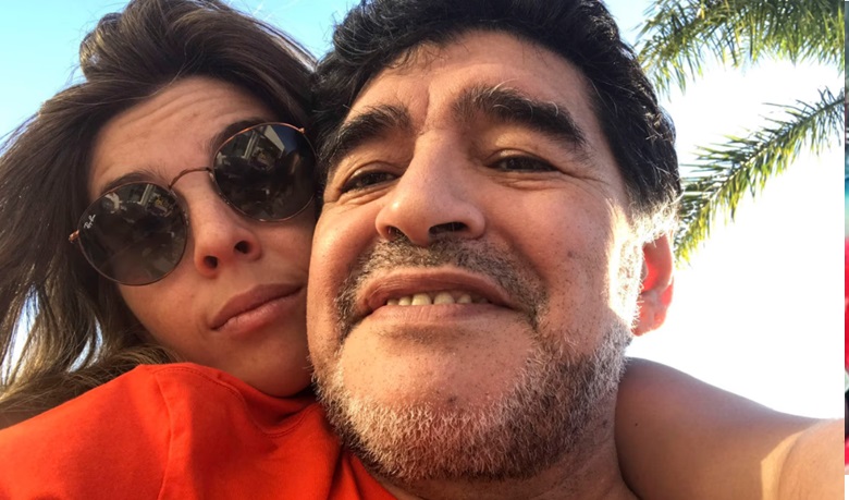 Maradona junto a Dalma, su hija mayor.