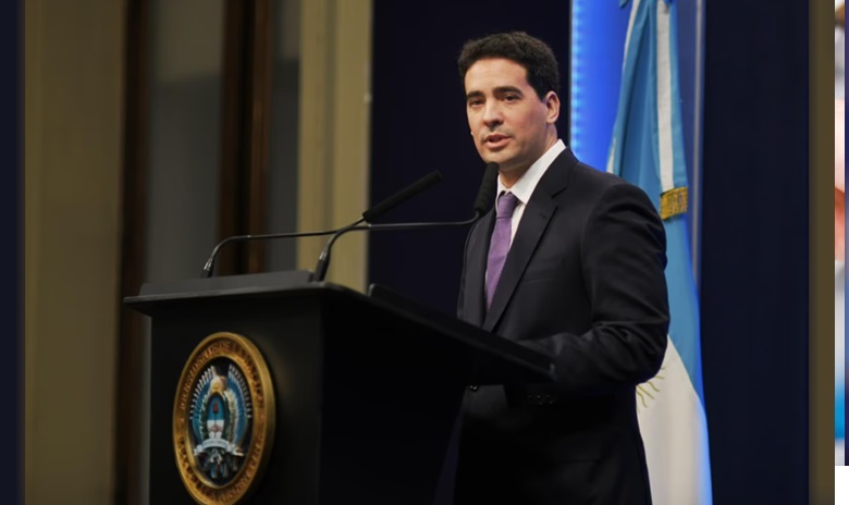 ADRIÁN RAVIER