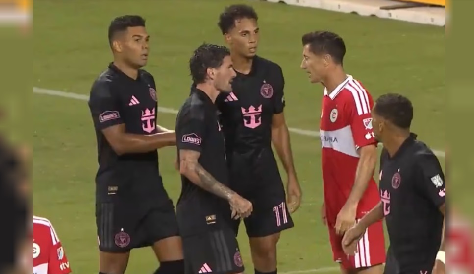 De Paul y su cruce con Lewandowski.