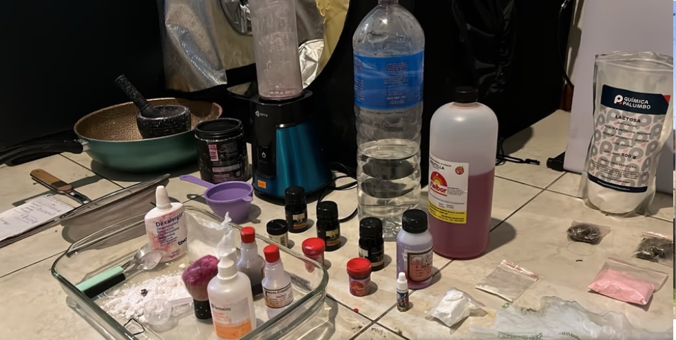 Desbarataron en Villa Crespo una cocina de drogas sintéticas