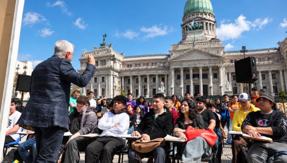 CLASES PÚBLICAS DE LA UBA