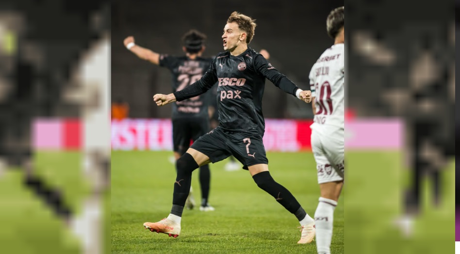 Guido Mainero celebra el primer gol de la noche.