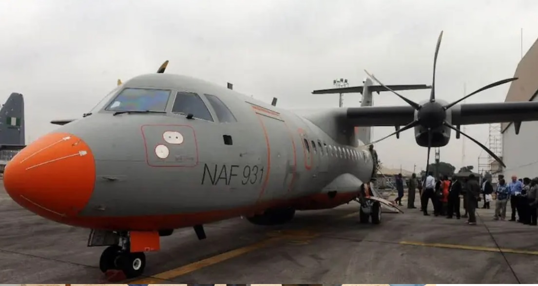 AVIÓN MILITAR